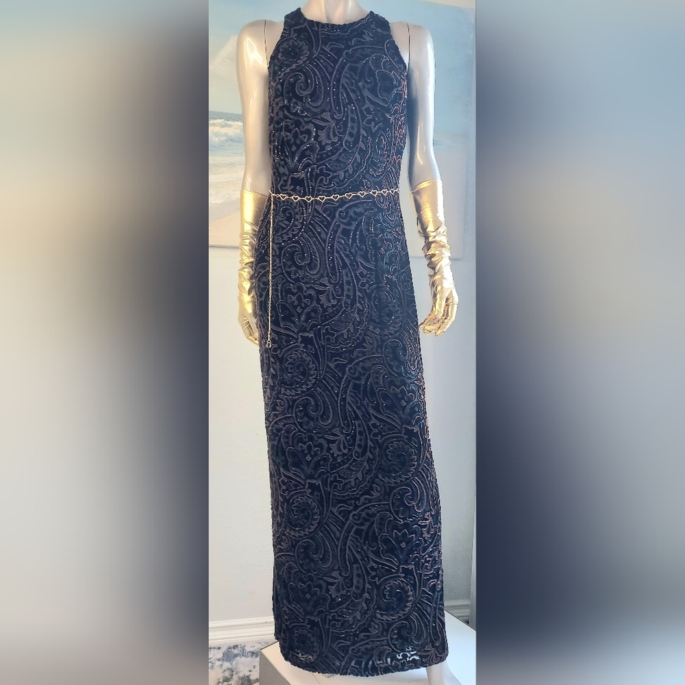 ♡$2,400 CARMEN MARC VALVO BLACK VELVET SILK BEADED RUNWAY GOWN US 8
